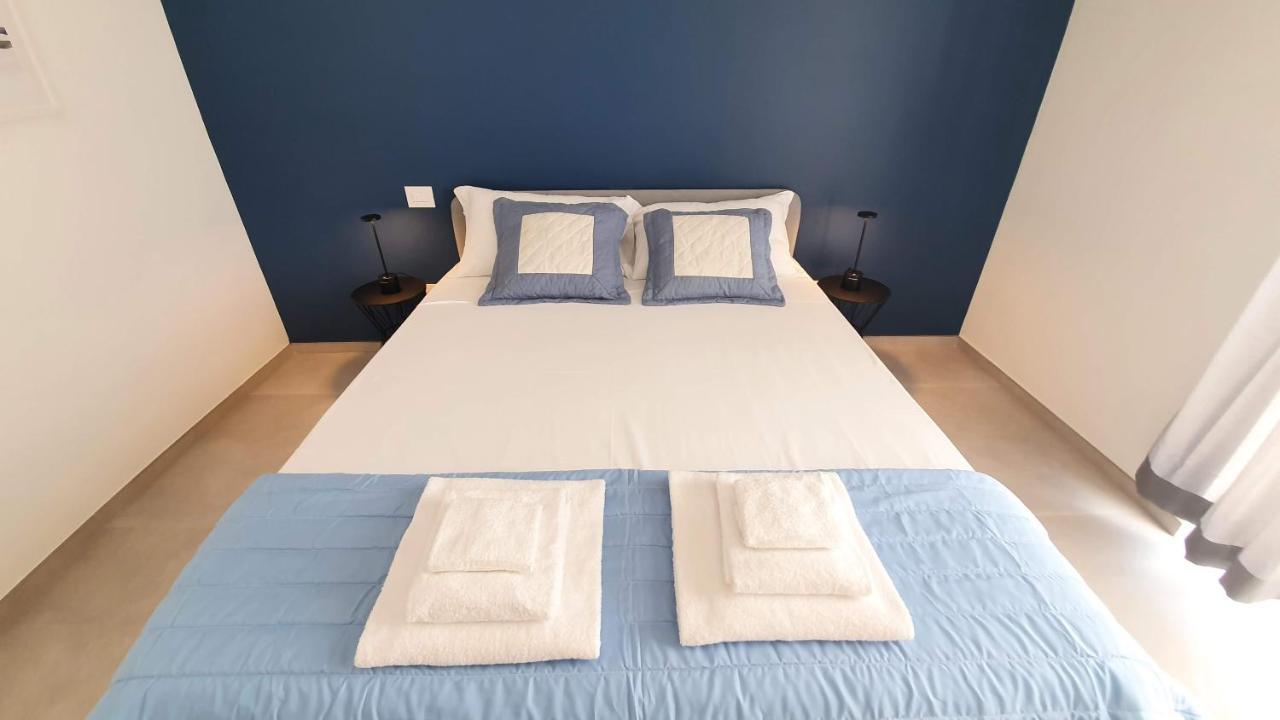 Villa Mediterranea Apartments - Seaview, Pool & Garden Бари Екстериор снимка