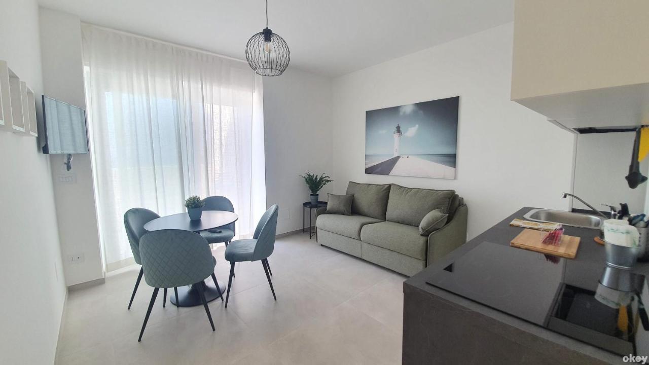 Villa Mediterranea Apartments - Seaview, Pool & Garden Бари Екстериор снимка
