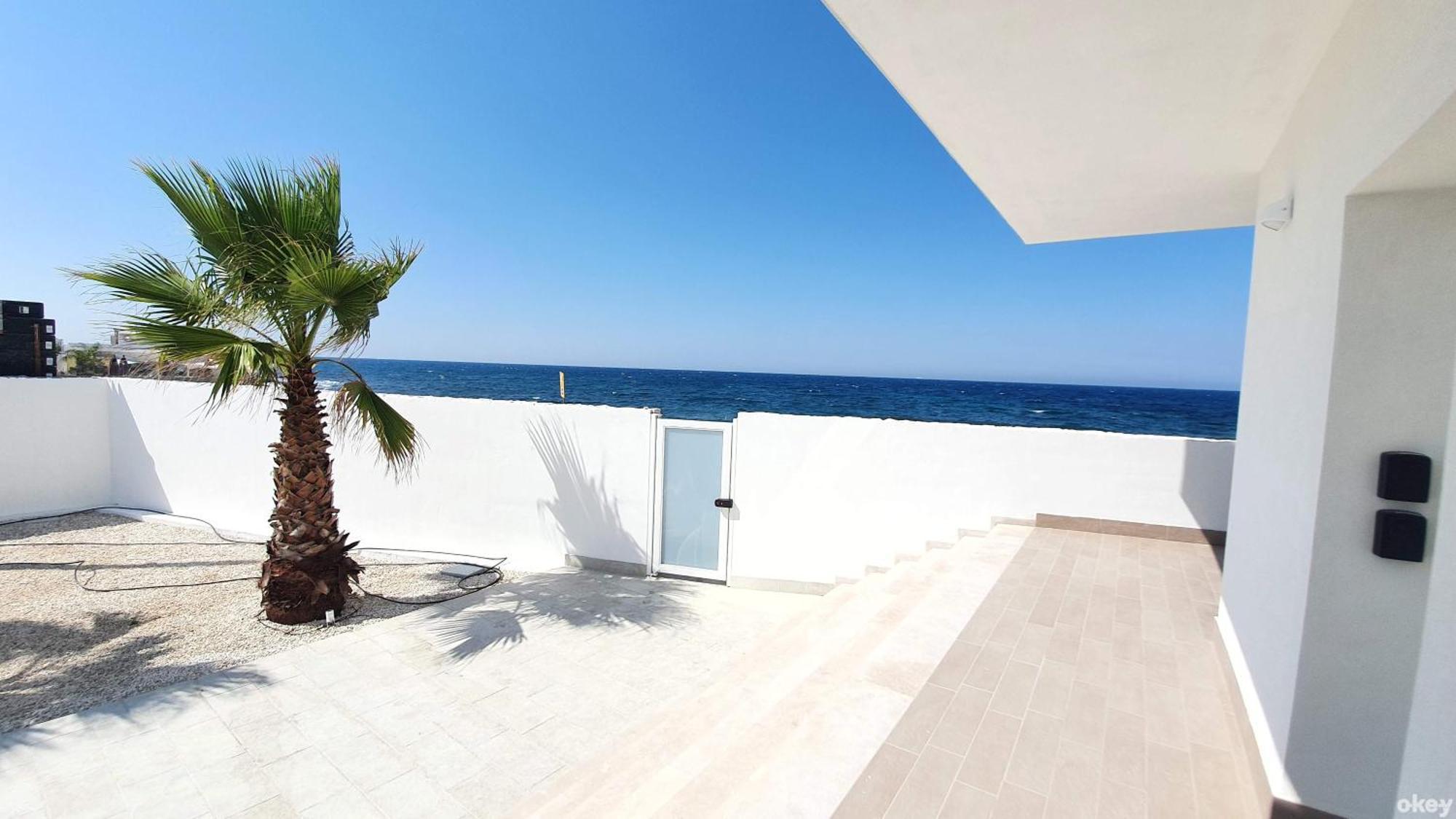 Villa Mediterranea Apartments - Seaview, Pool & Garden Бари Екстериор снимка