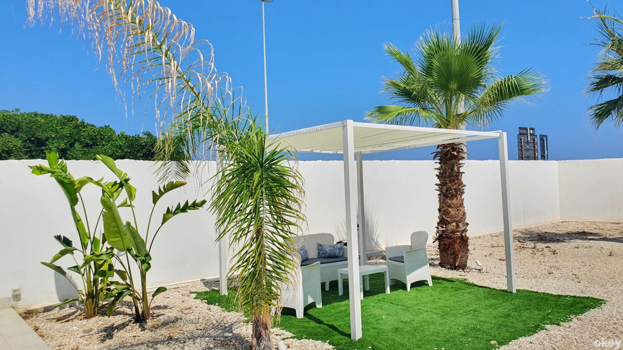 Villa Mediterranea Apartments - Seaview, Pool & Garden Бари Екстериор снимка